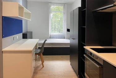 1 bed studio, Bridge Street, City Centre, Guildford, GU14SB - Image 5